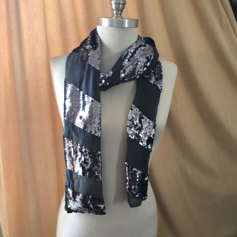 Juicy couture scarf